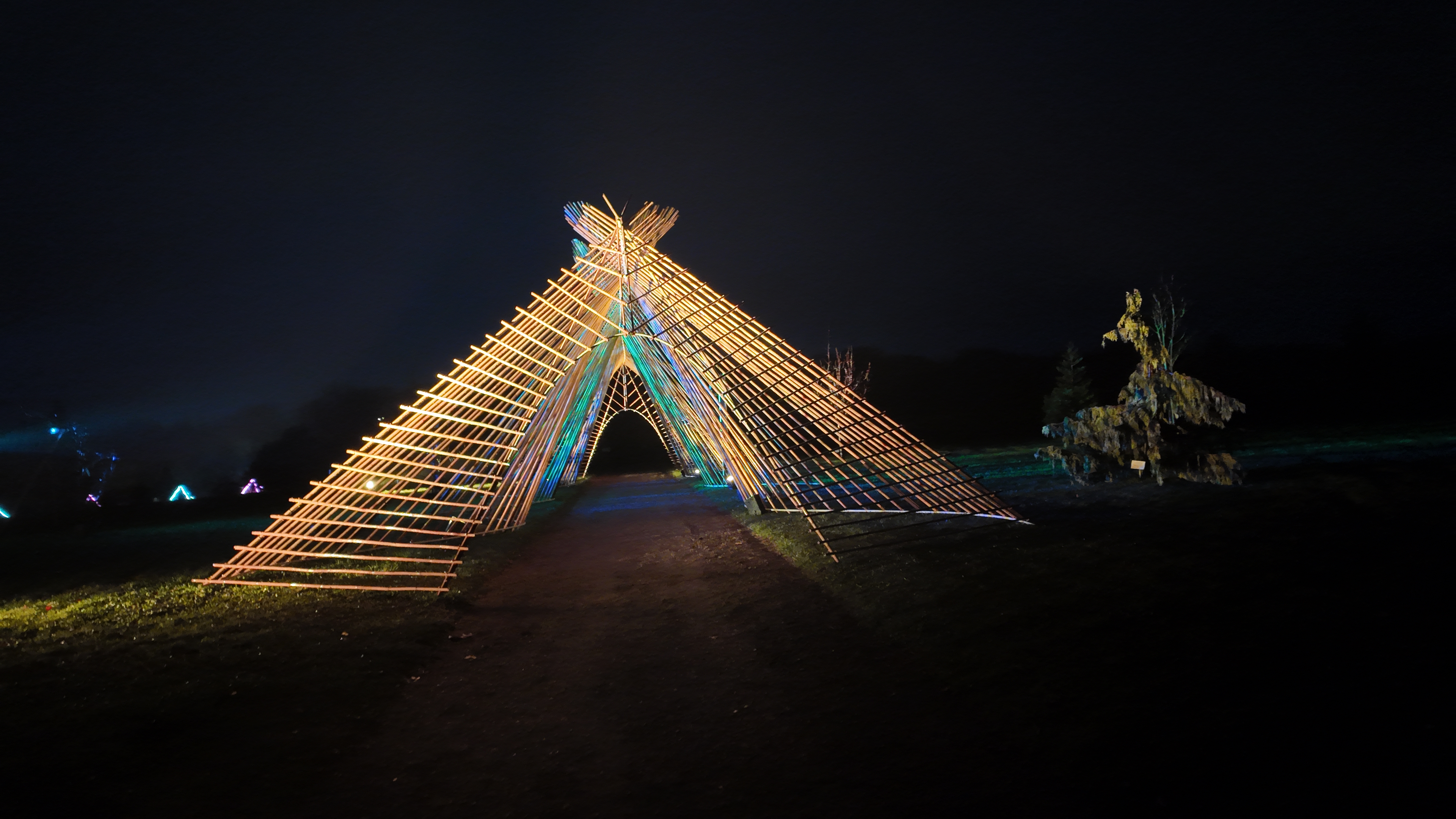 Glimt 2025 Langeland: Bamboo-Light-Construction