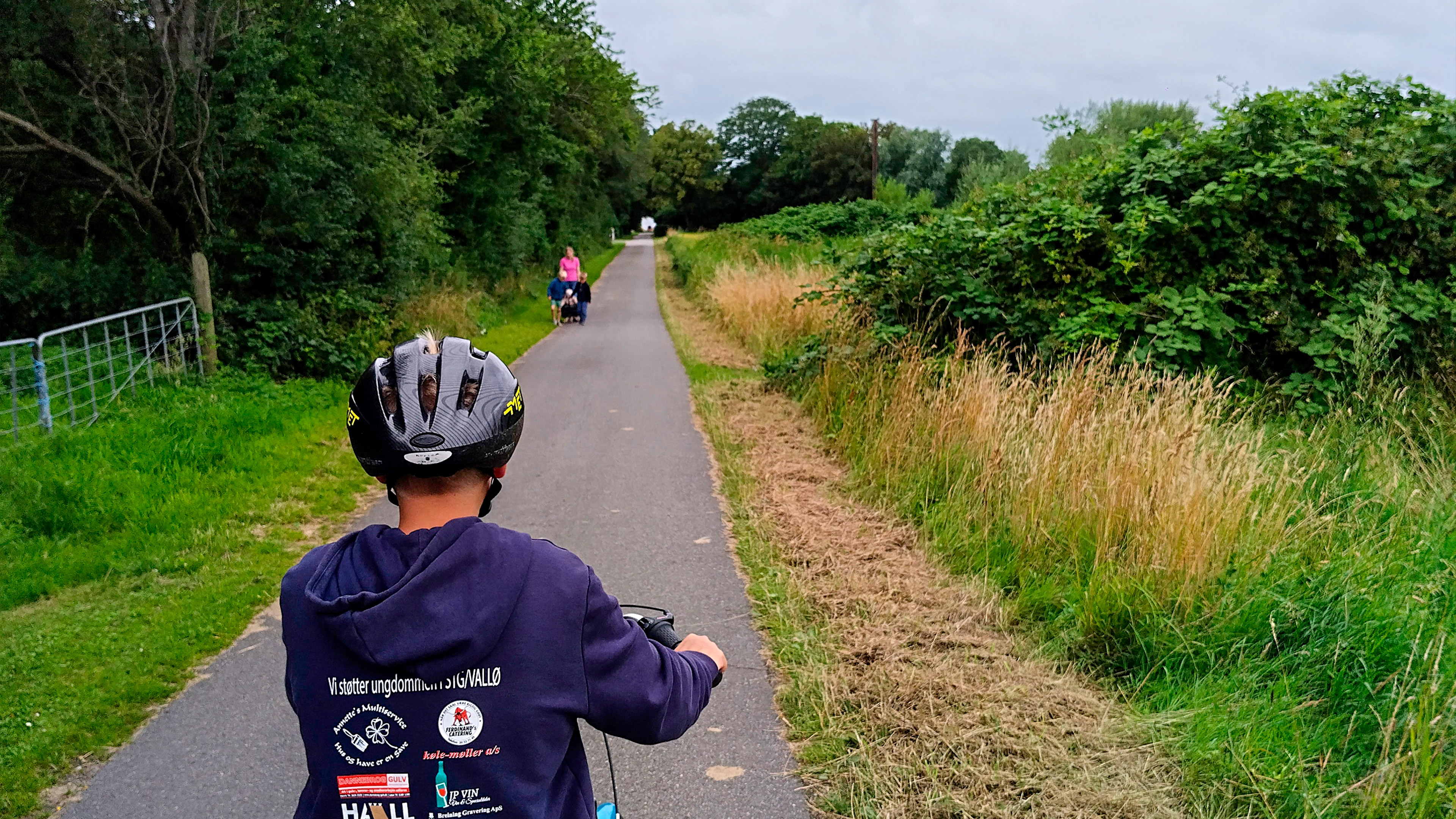 A child on a bike ride on Strynø