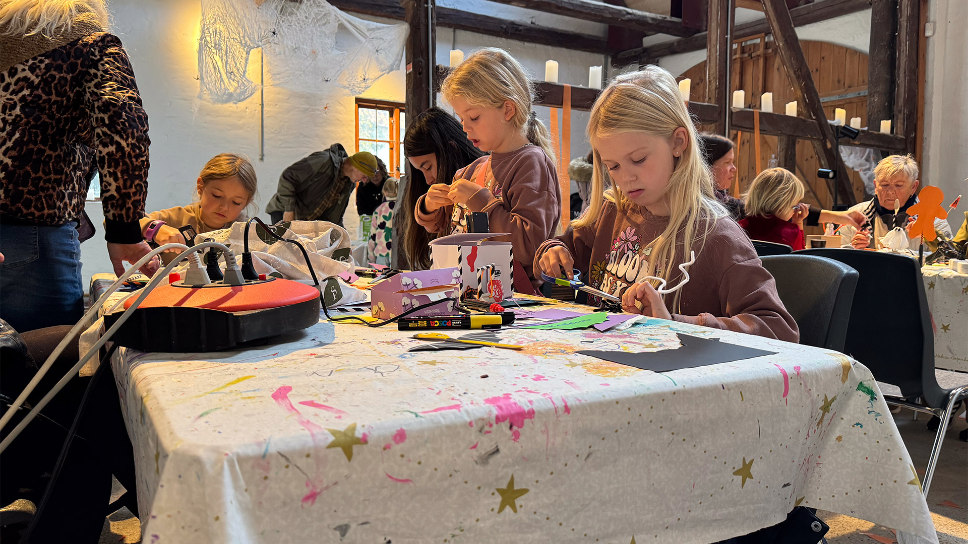 kreativ workshop med genbrugsplast på Langeland
