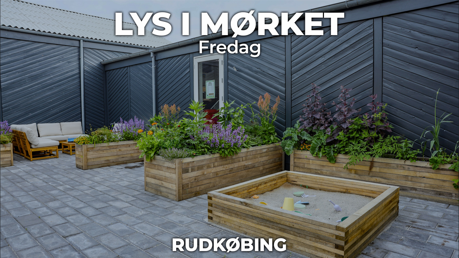 Bål i gårdhaven ved Langeland Bibliotek