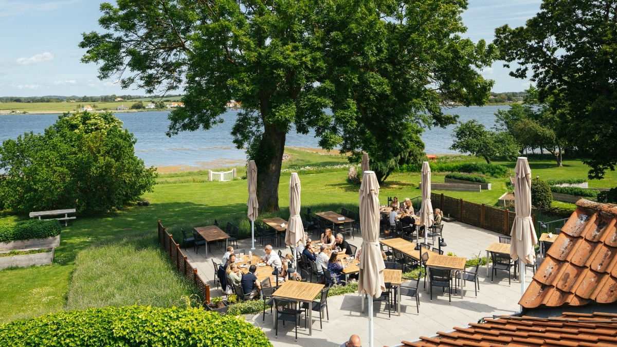 Restaurant Garvin på Gl. Avernæs Sinatur - Udendørs spiseområde