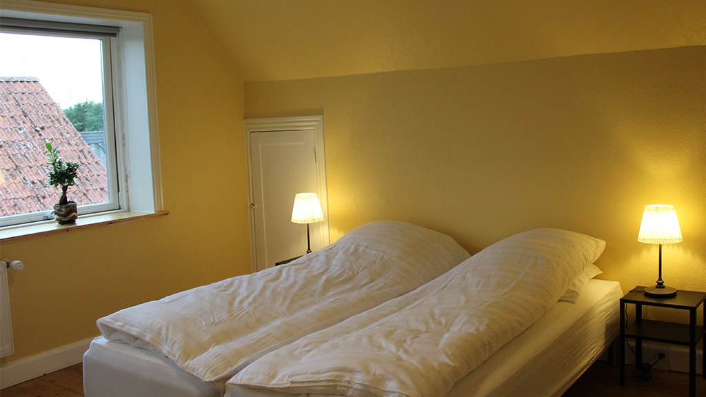 Bed and breakfast Lintrup Kro, det gule værelse