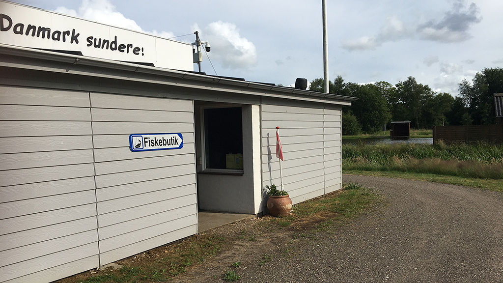 Den lille fiskebutik, Hovborg