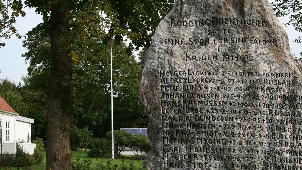 Reunification stone at Rødding indepedent Churchn