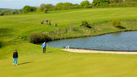 Birkemose Golf Klub _ Bane med udsigt over sø