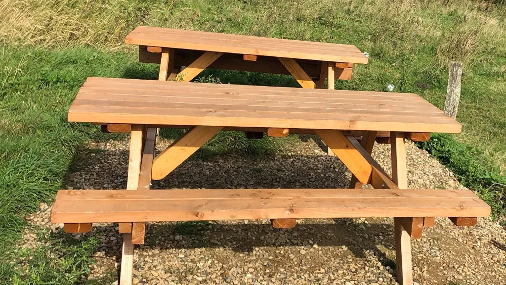 Drejen's nature trail Table and Benches