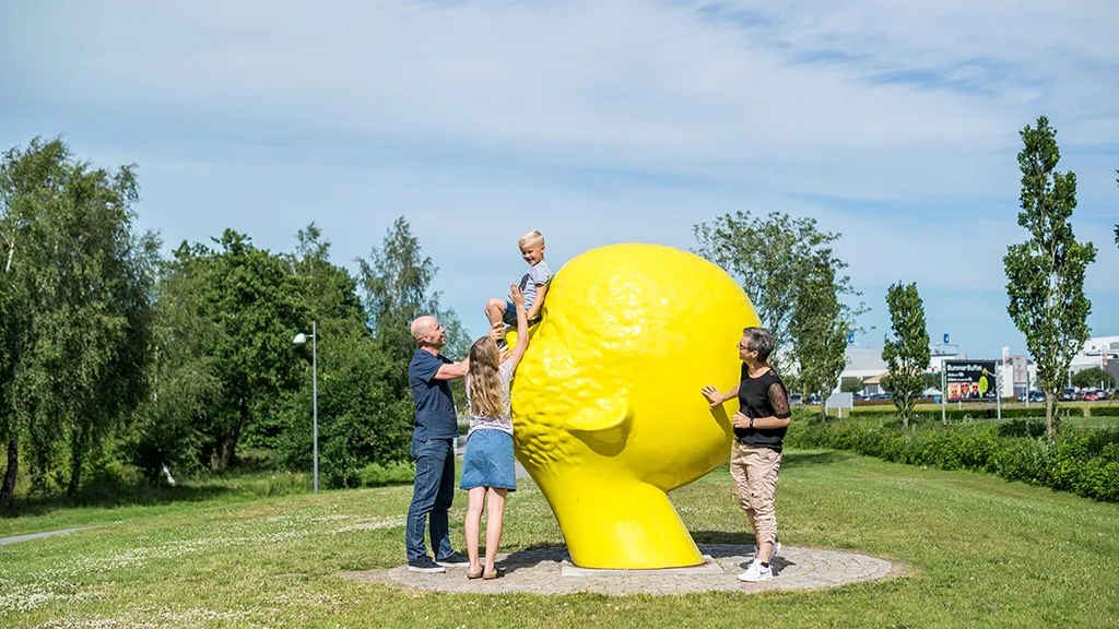 Sculpture park Billund - People through sculpture