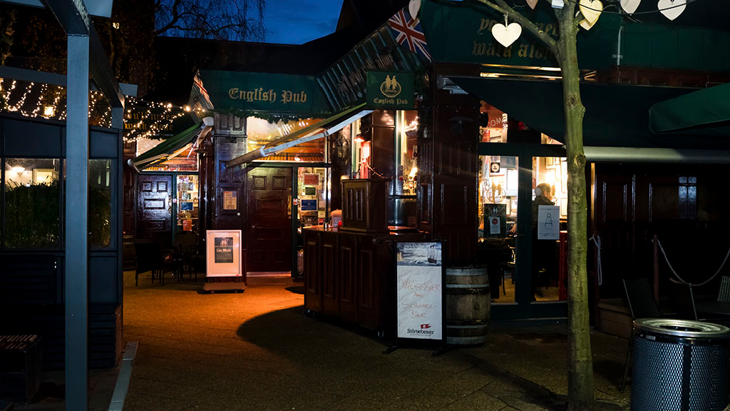 English Pub - Night
