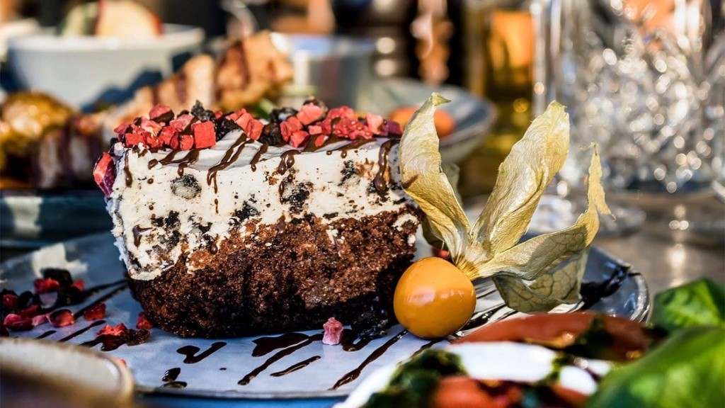 Restaurant Over Aaen _ Image of cake