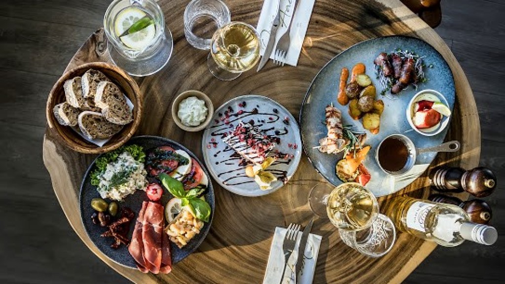 Restaurant Over Aaen _ Image of prepared food