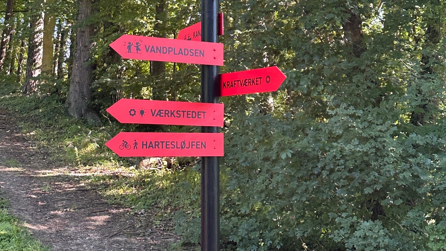 Signs at Harteværket