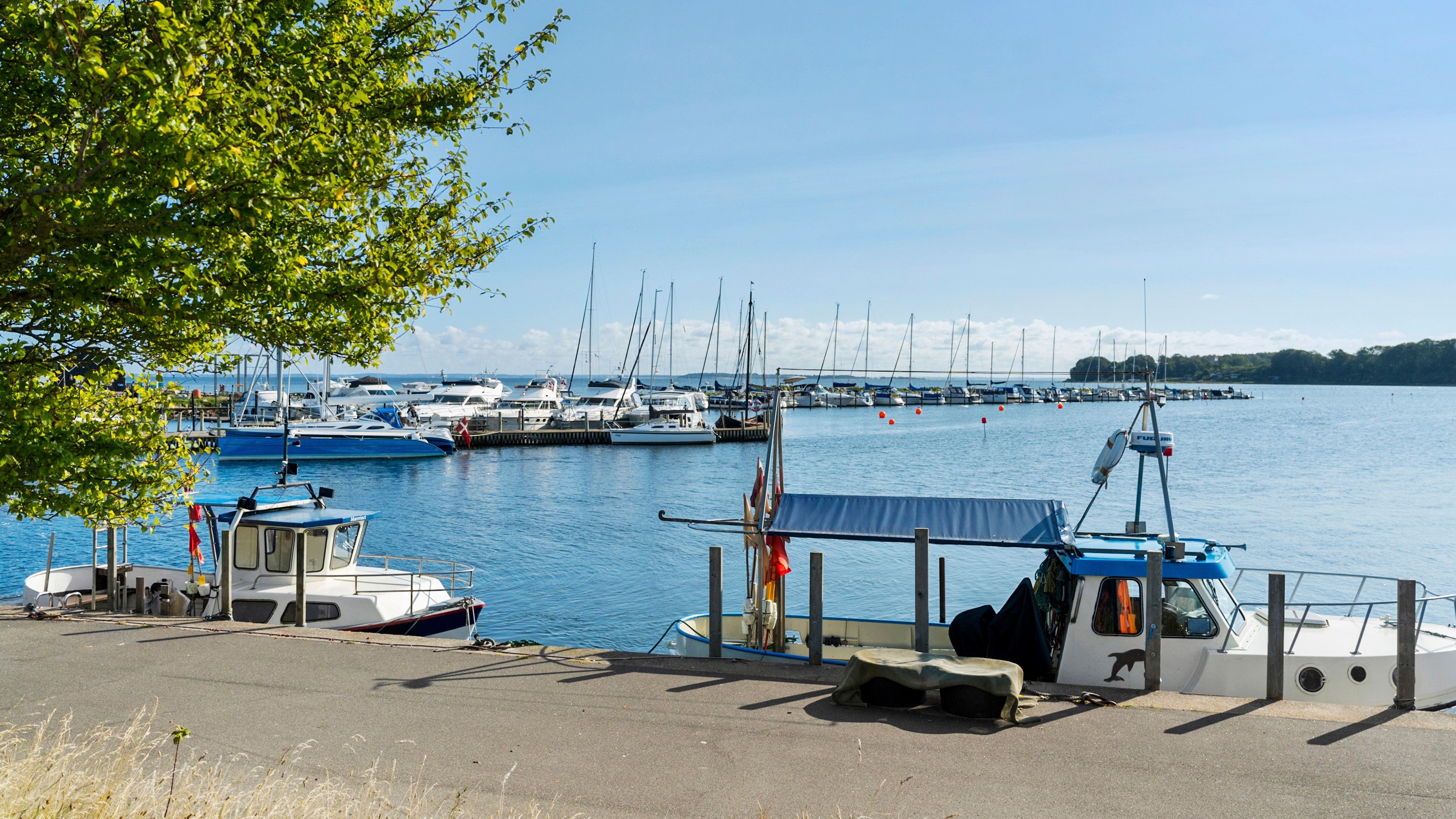 Boote im Yachthafen