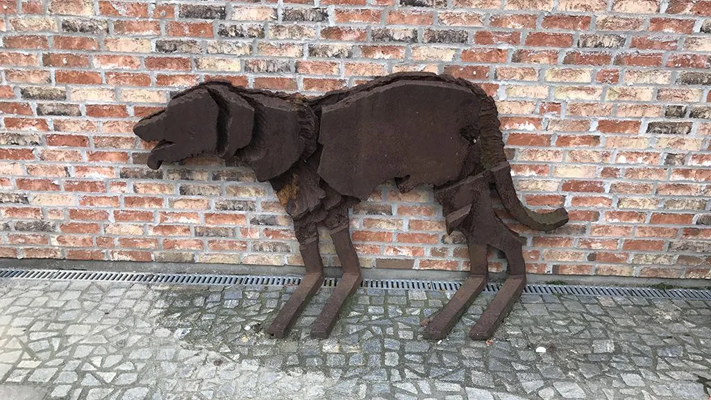 Skyggen af en hund (The Shadow of a Dog)