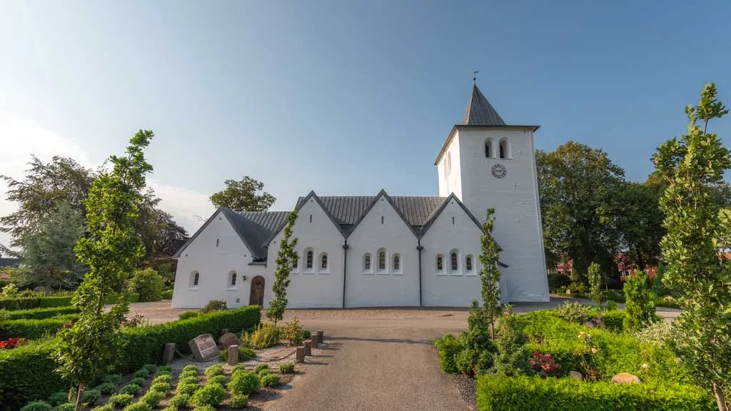 Brande-Kirke---VisitHerning---Original-(2)