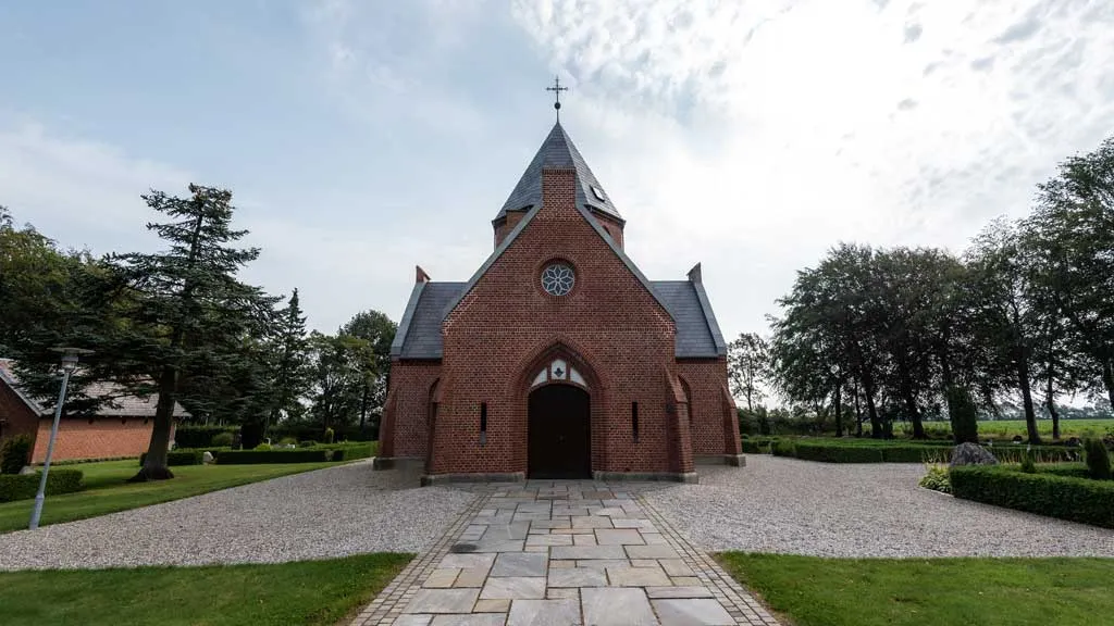 Skærlund-Kirke---VisitHerning---Original-(5)