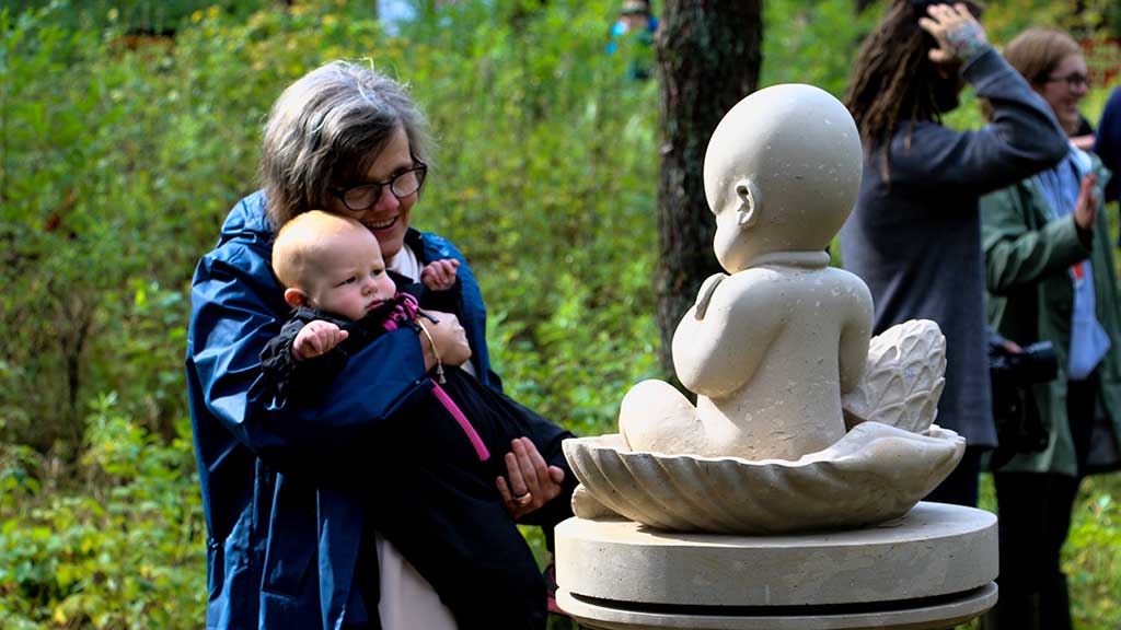 HATE - Deep Forest Art Land