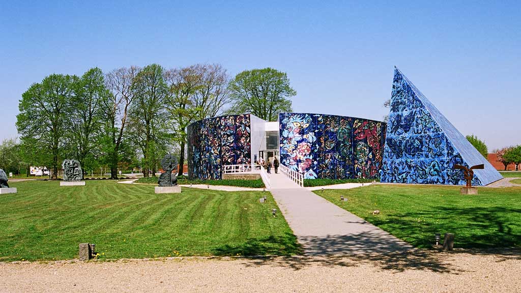 Carl-Henning Pedersen & Else Alfelts Museum, Meeting place