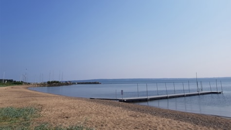 Sommerdag badebro ved Rosenvold strand