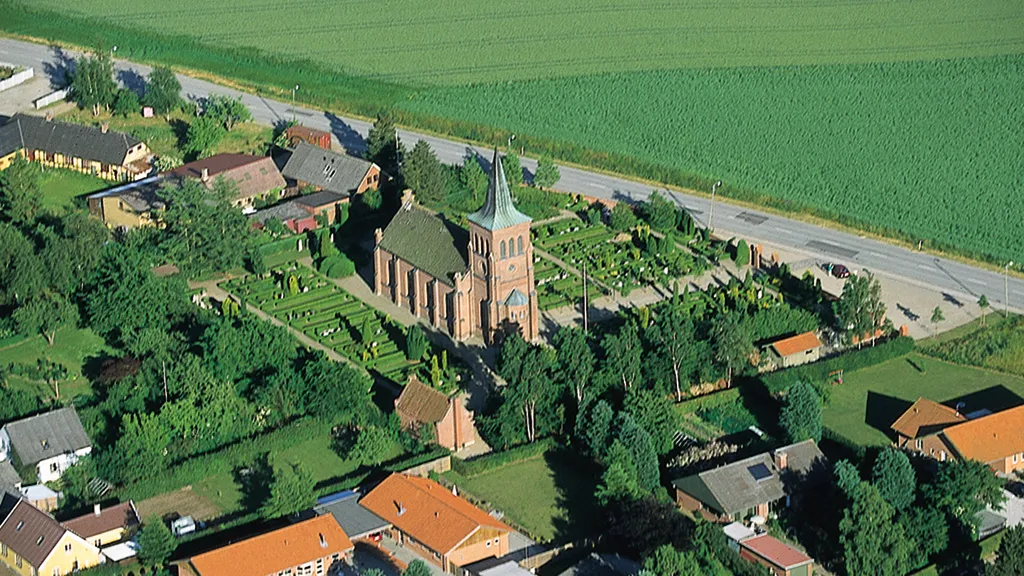 Luftfoto af Serridslev Kirke