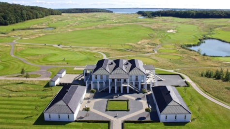 Stensballegaard Golfklubs restaurant og klubhus