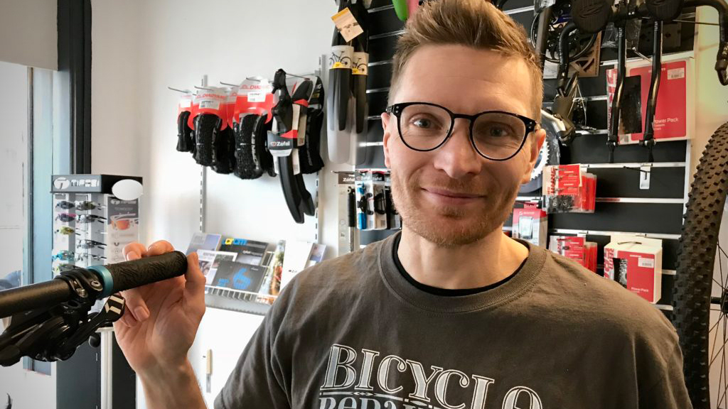 The owner Dennis at Cykelsmeden Odder