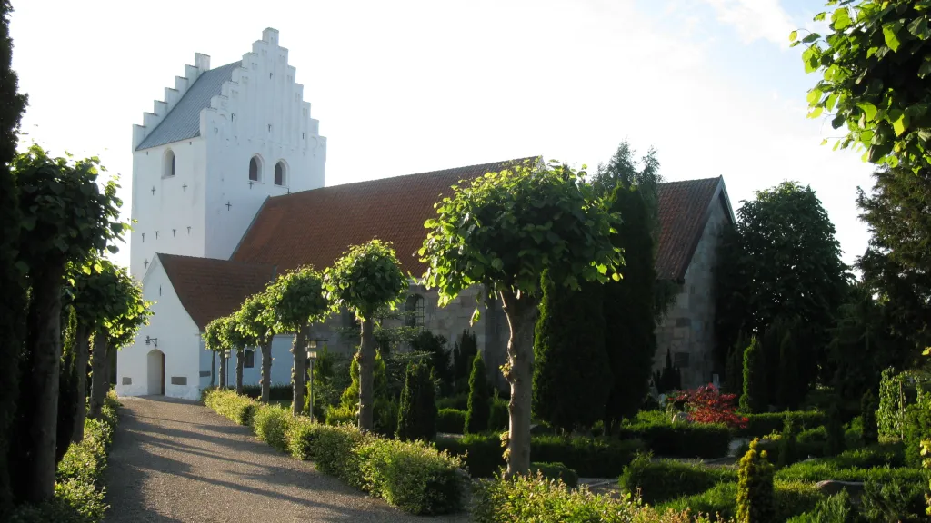 hundslund-kirke-kirkegaard