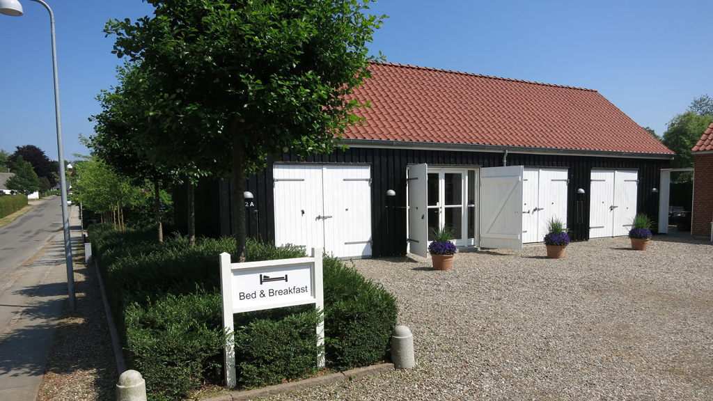 The driveway at Gæstehus B&B in Haldrup