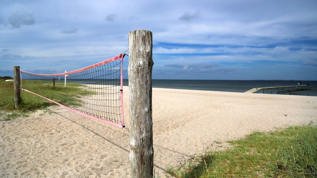 Beach volleyball at Hou Beach