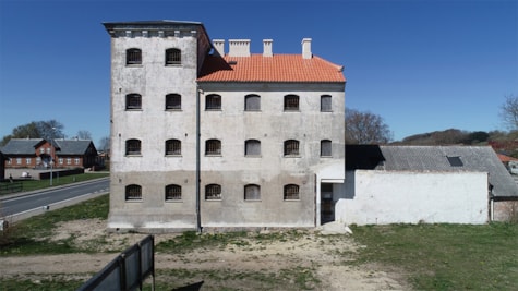 Luftfoto af Bjerre Arrest's facade