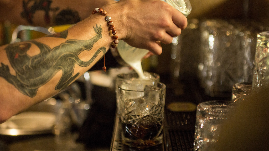 Cocktails being poured at Café Gran in Horsens