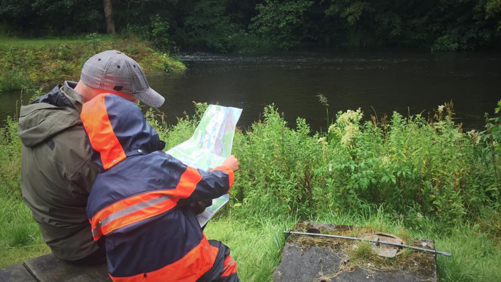 Two exploring the Gudenå River.