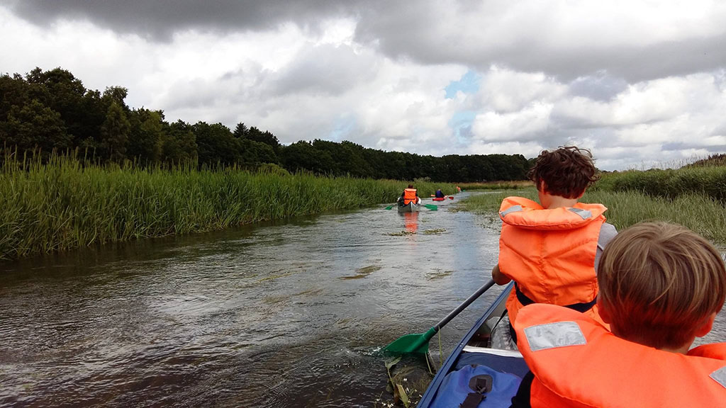 Go on a group holiday on the Gudenå River.