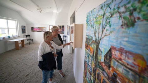 Malerier hos Galleri Kirkesvinget på Hjarnø