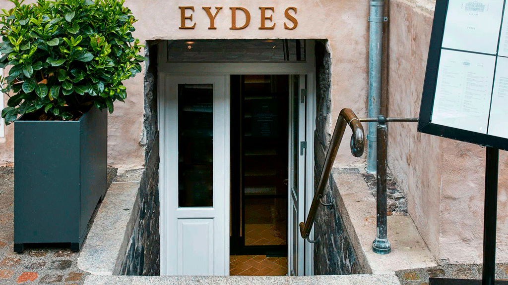 The facade of Restaurant Eydes at Jørgensens Hotel