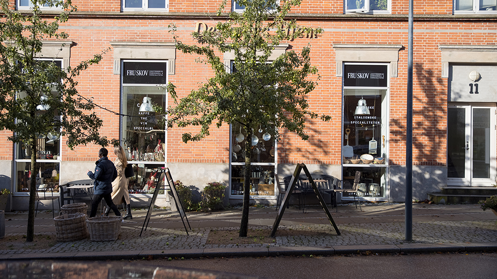Facade of the store Fru Skov in Brædstrup