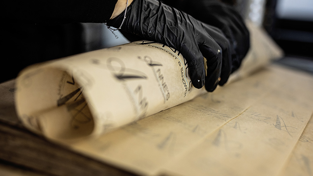 Food being packed by an employee at the restaurant Anne's Frokost & Sandwich in Odder