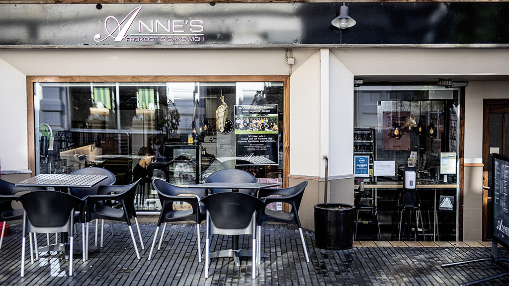Café environment outside Anne's Frokost & Sandwich in Odder