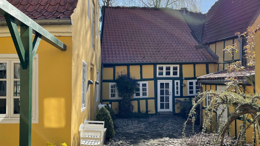 The courtyard garden at the Bødkergården in Horsens