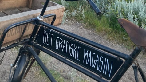 Старомодні велосипеди з вписаним логотипом від Det Grafiske Magasin на hjarnø
