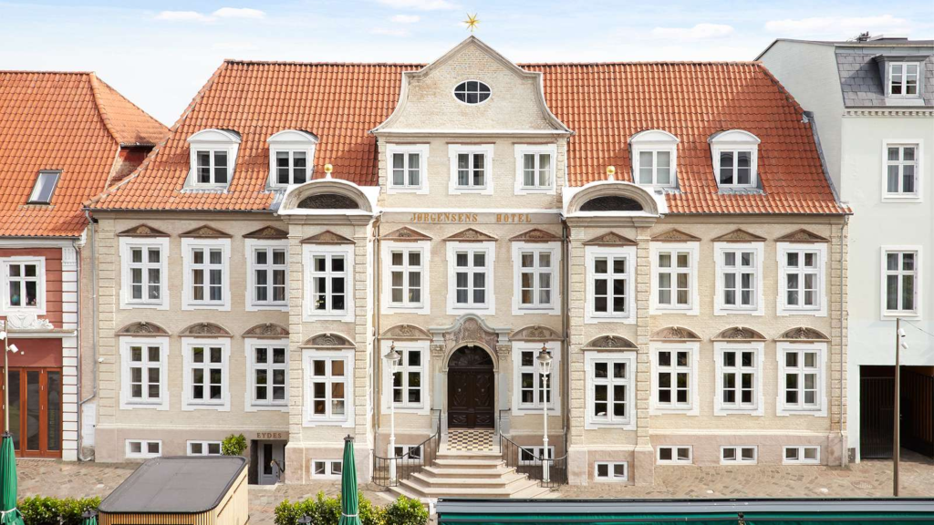 Jørgensens Hotel seen from Søndergade