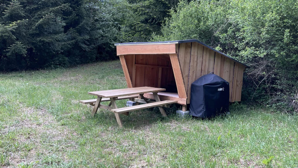 Shelter in the garden at Mitlandidyl