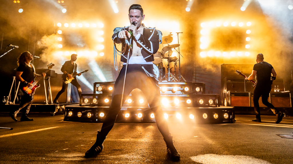 Queen Machine on stage at Rock i Lunden in Horsens. The lead singer is pointing at the lens