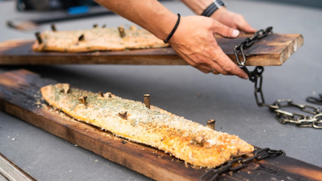 Smoked salmon on a board at Mejeriet Tunø