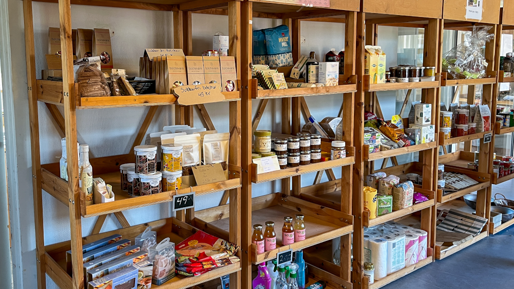 Products on the shelves at Sdr. Vissing Torvehal
