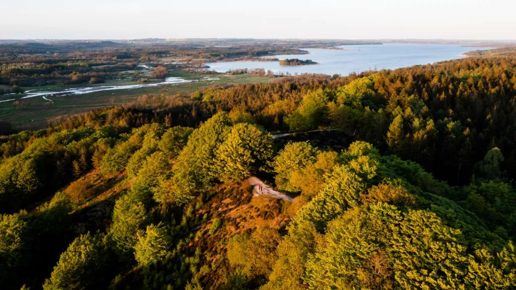 Luftfoto af Sukkertoppen og Mossø