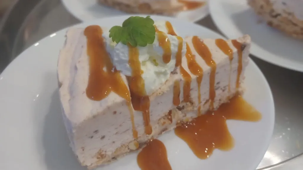 Ice cream cake with caramel sauce at the Det Gamle Posthus on Tunø