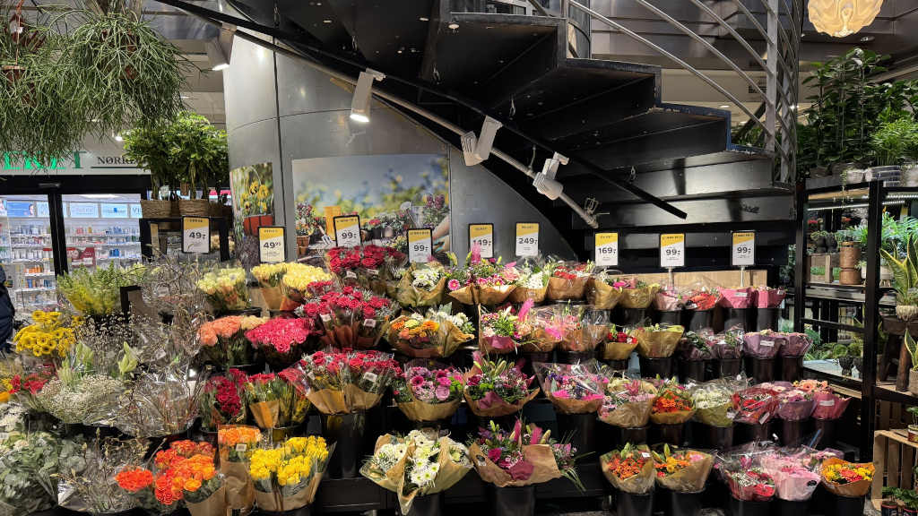 A selection of flower bouquets at Kvickly Odder