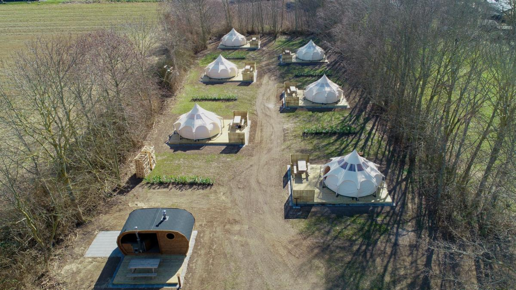 Aerial photo of glamping tents at Campingpladsen Endelave