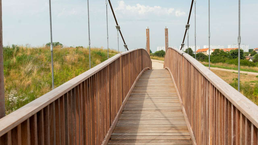 Hængebroen i Bakkelunden i Horsens