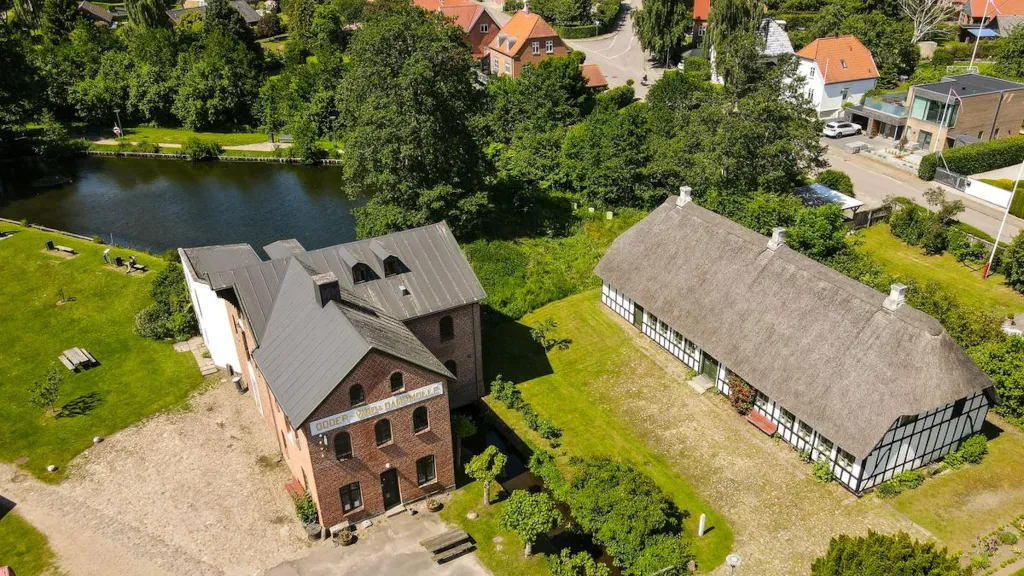 Odder Museum og byarkivet set oppefra